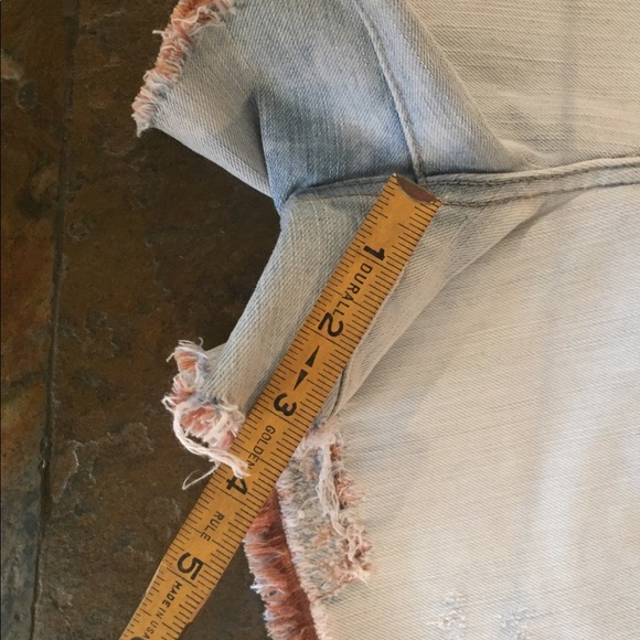 Free People Distressed Light Wash Jean Shorts s 28 - Picture 4 of 9